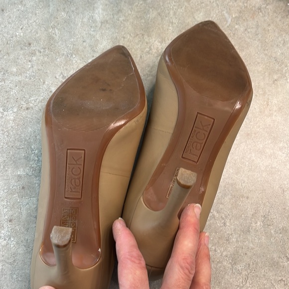 Nordstrom Tan Heels - Picture 3 of 3